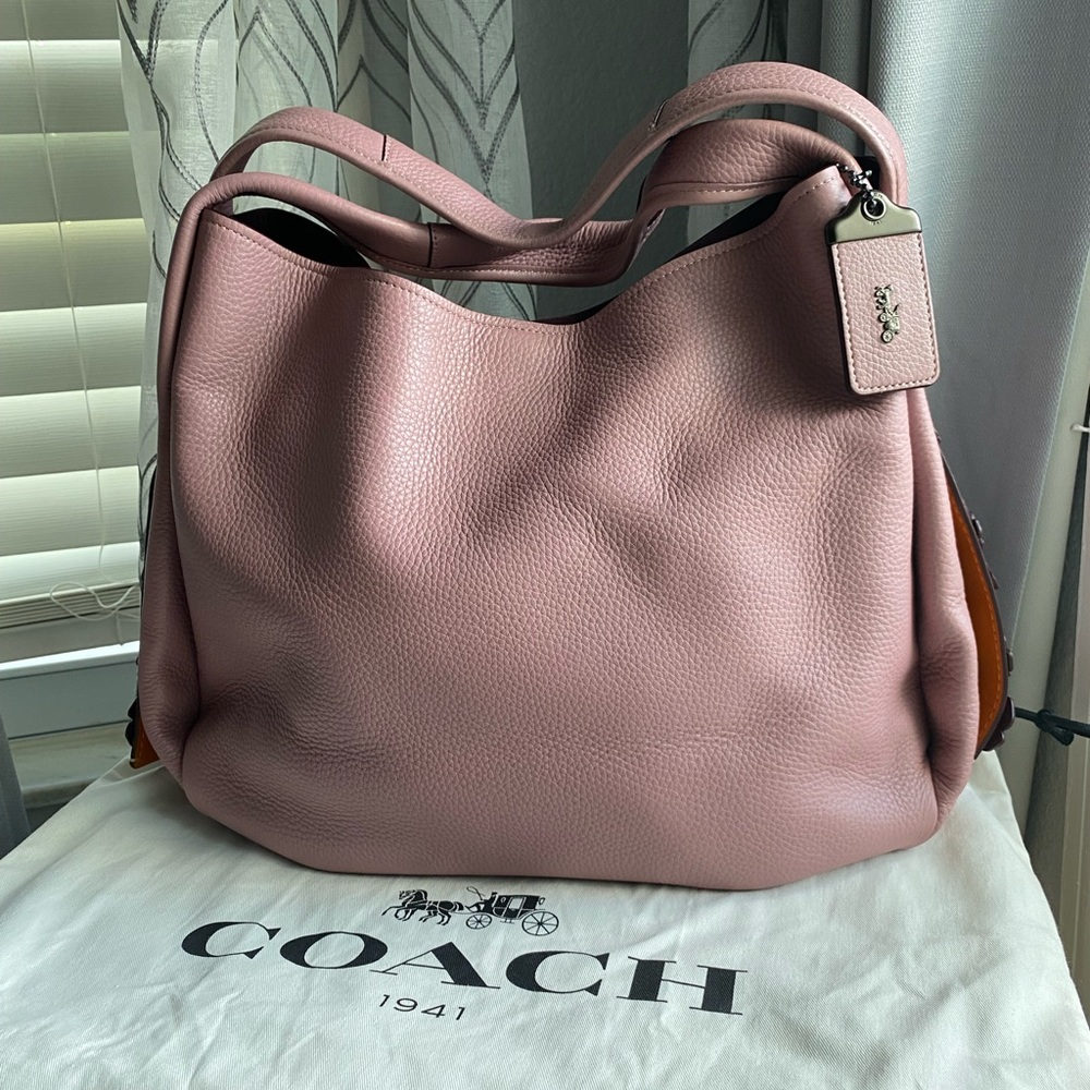 Coach 1941 Bandit 39 with TeaRose Detail